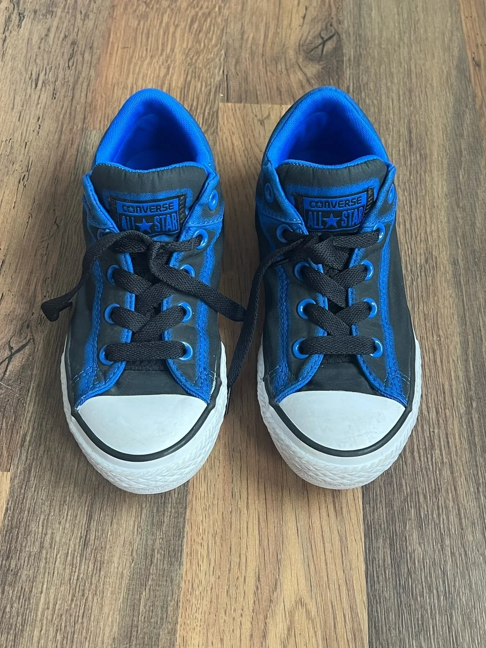 NWOT Converse Kids Low Top Sneakers - Black & Blue